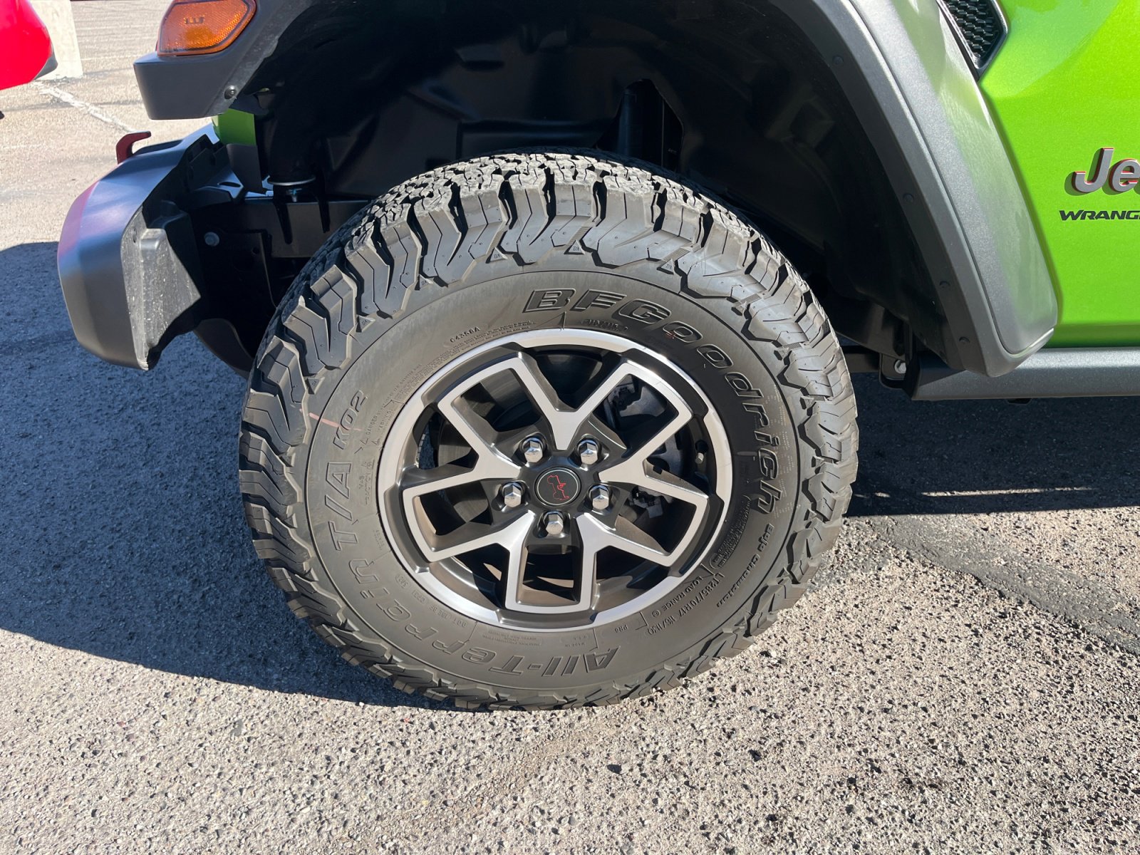 Used 2025 Jeep Wrangler Unlimited Rubicon w/ Technology Group image 25