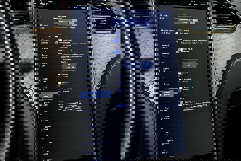 Used 2020 Tesla Model X image 40