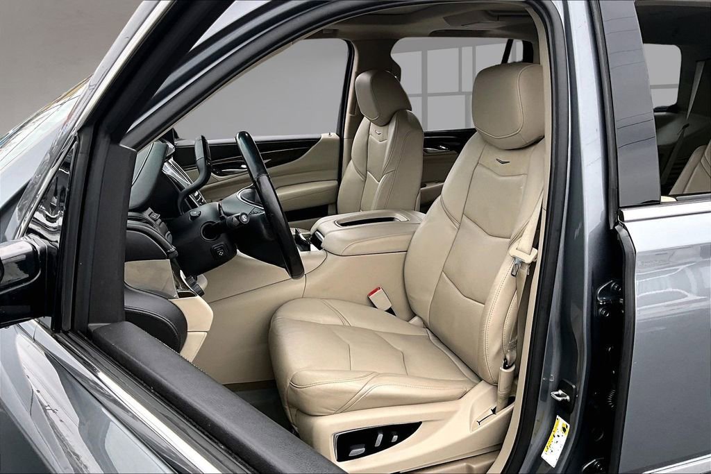 Used 2019 Cadillac Escalade Luxury image 25