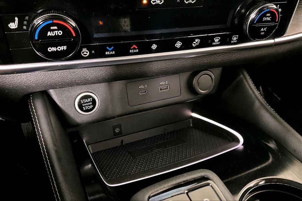 Used 2022 Nissan Rogue Platinum w/ Head-Up Display Package image 34