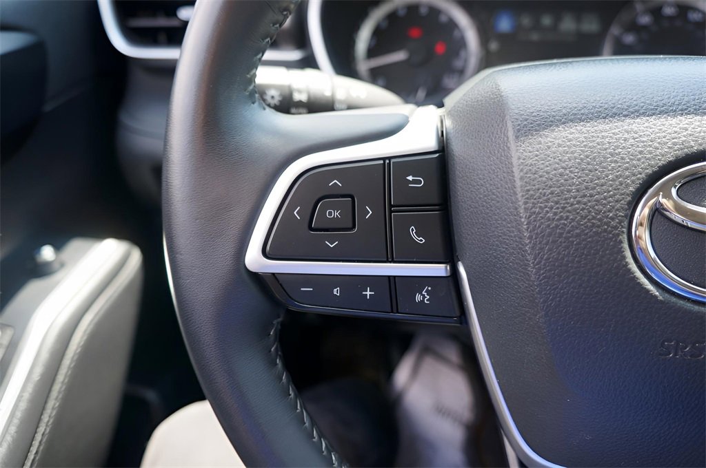 Used 2024 Toyota Highlander Platinum image 14