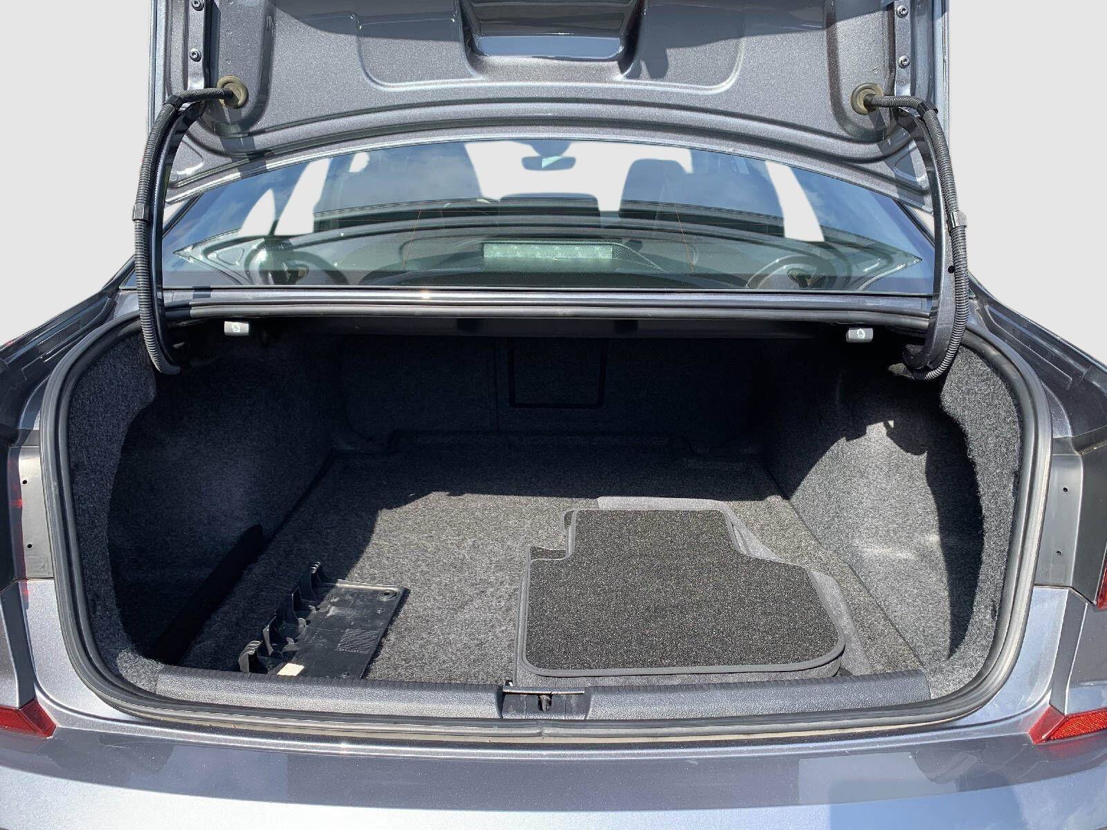 Used 2017 Volkswagen Passat 1.8T SEL Premium FWD image 38