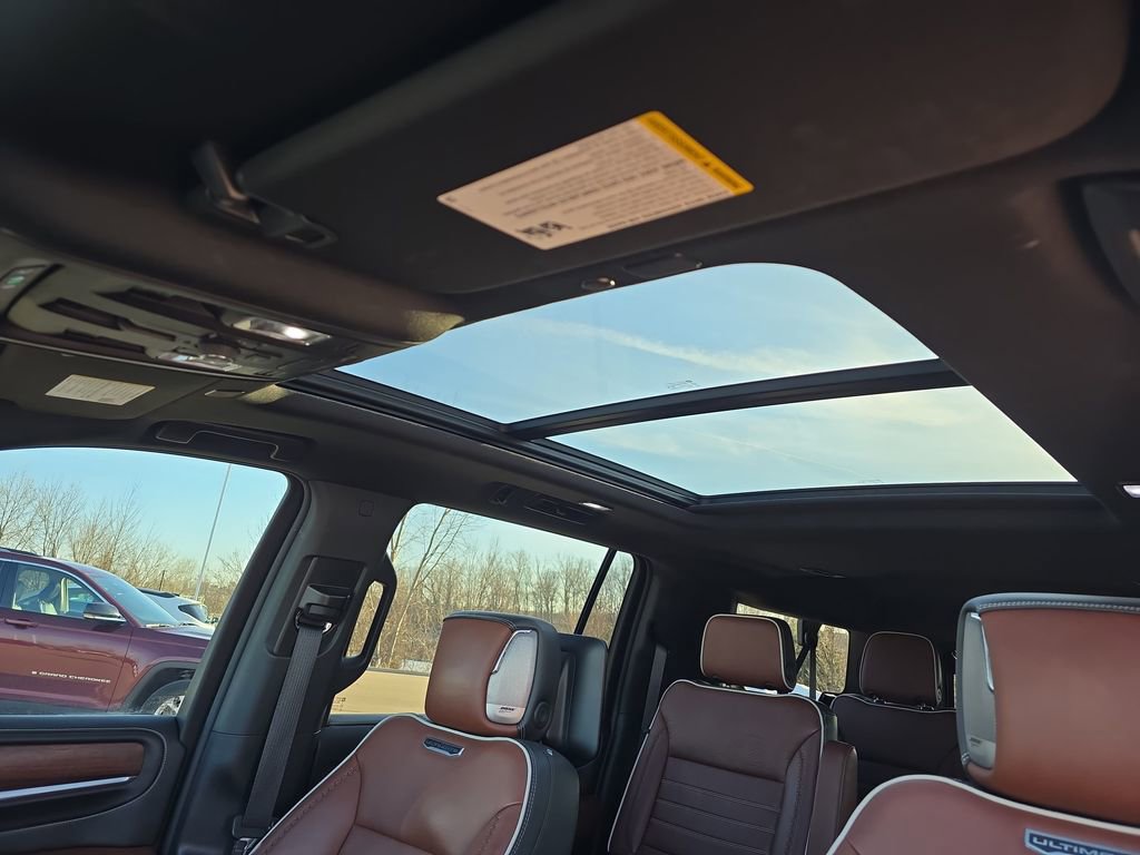 Used 2023 GMC Yukon XL Denali Ultimate image 33