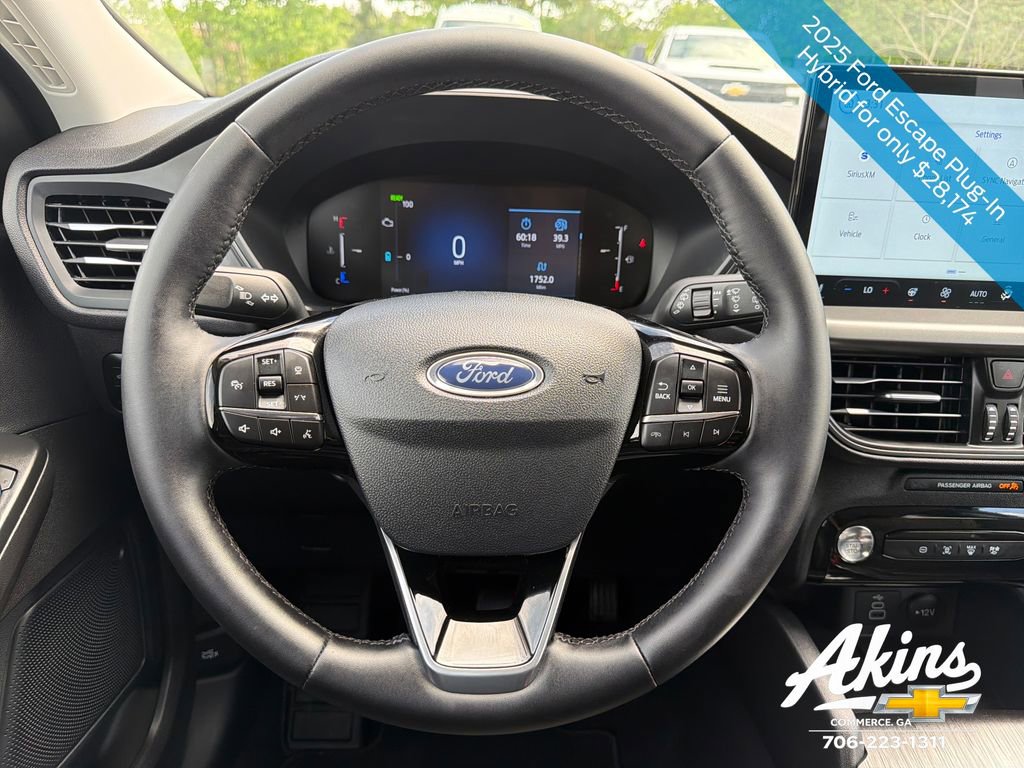 Used 2025 Ford Escape SE image 23