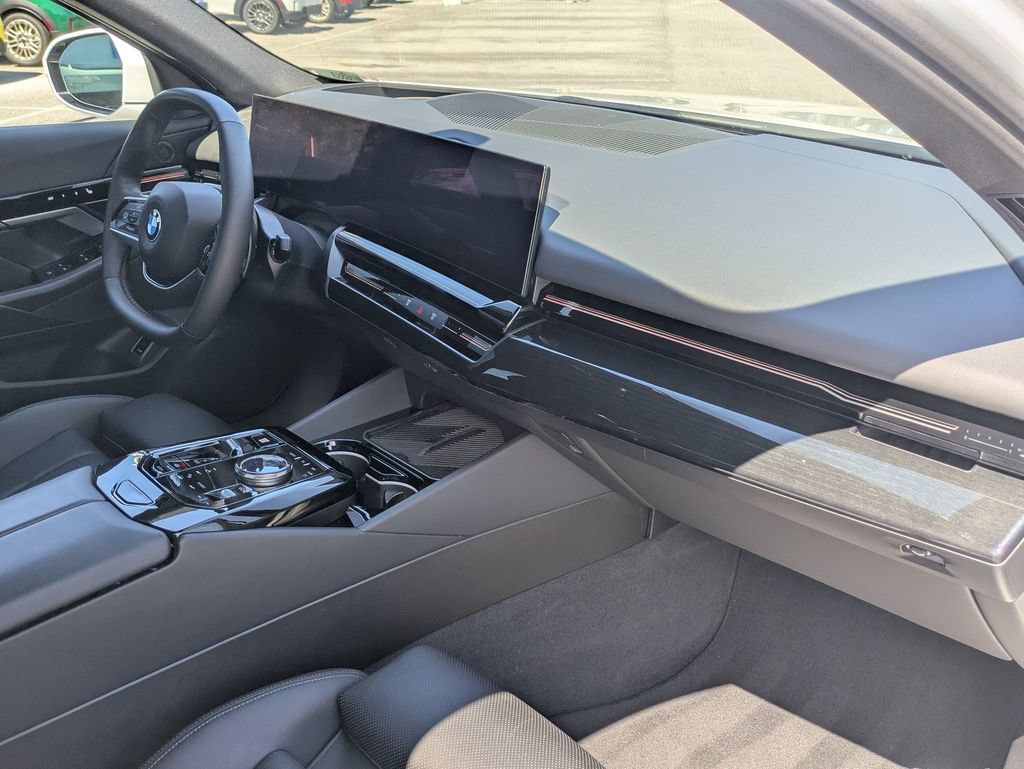 Used 2026 BMW 530i RWD image 27