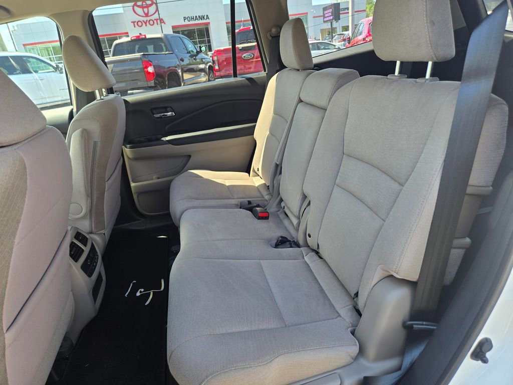 Used 2017 Honda Pilot EX image 10