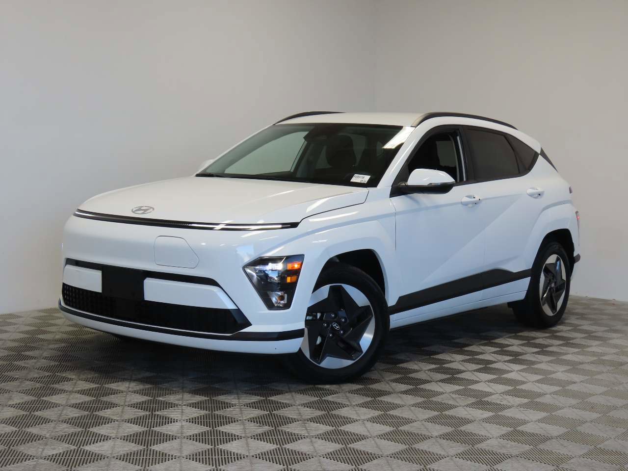 Used 2024 Hyundai Kona SEL image 1