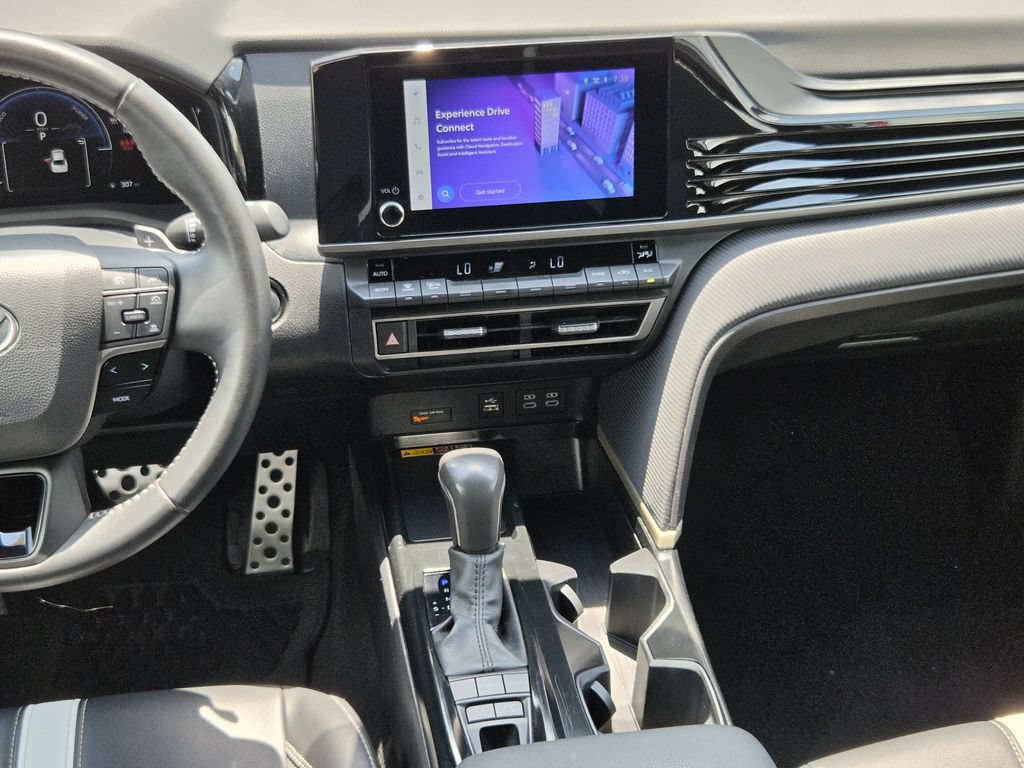 Used 2025 Toyota Camry SE FWD image 16