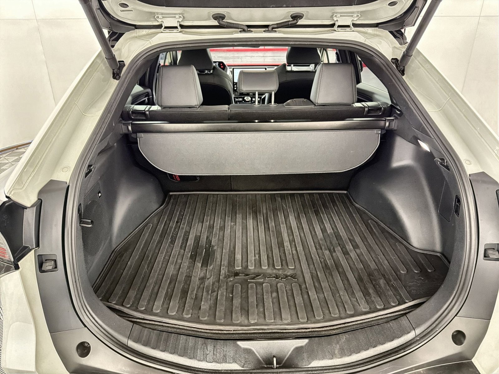 Used 2023 Toyota bZ4X XLE image 26