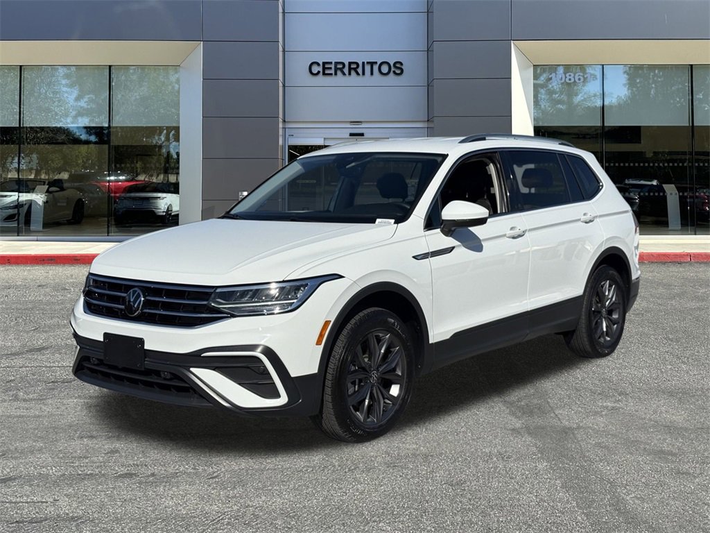 Used 2024 Volkswagen Tiguan SE