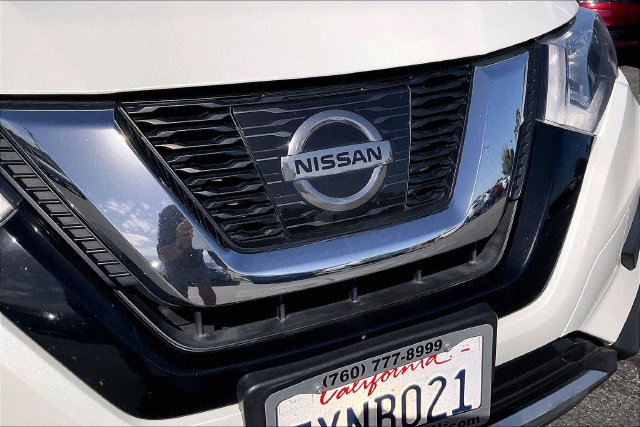 Used 2017 Nissan Rogue SV AWD/4WD image 30