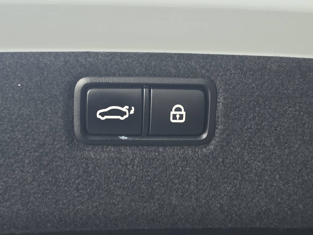 Used 2018 Genesis G80 3.3T Sport AWD/4WD image 16