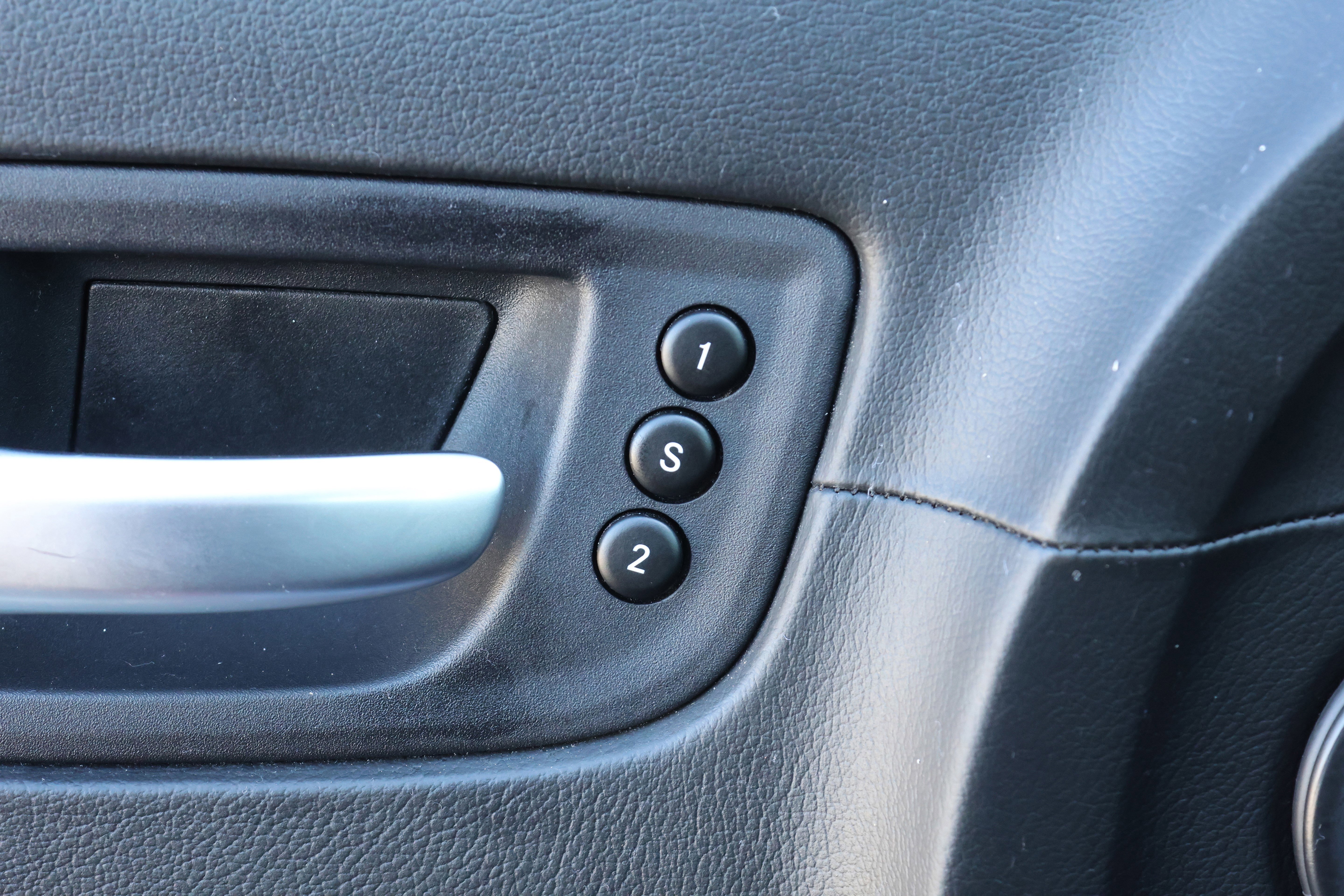 Used 2023 Chrysler 300 C image 13