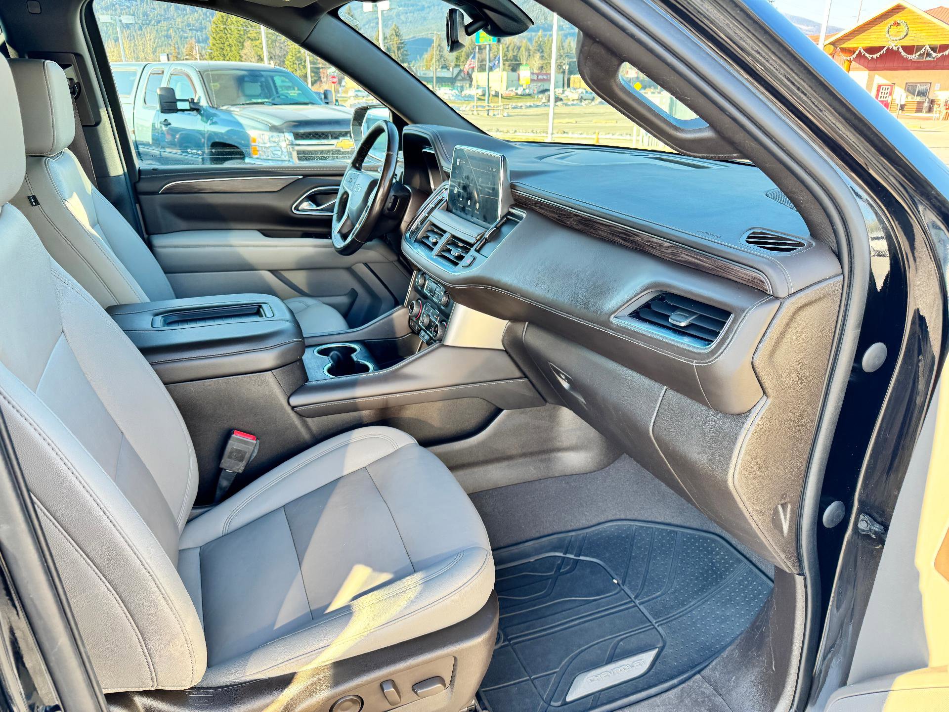 Used 2022 Chevrolet Tahoe Z71 w/ Luxury Package image 19