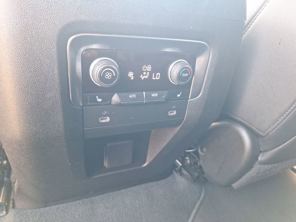 Certified 2024 Chevrolet Suburban Premier image 22