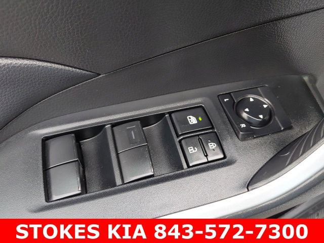 Used 2021 Toyota RAV4 XLE FWD image 19