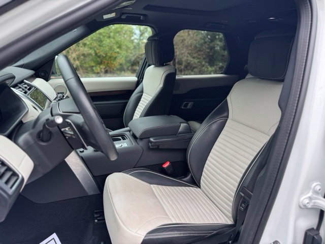 Used 2024 Land Rover Discovery Dynamic SE AWD/4WD image 10