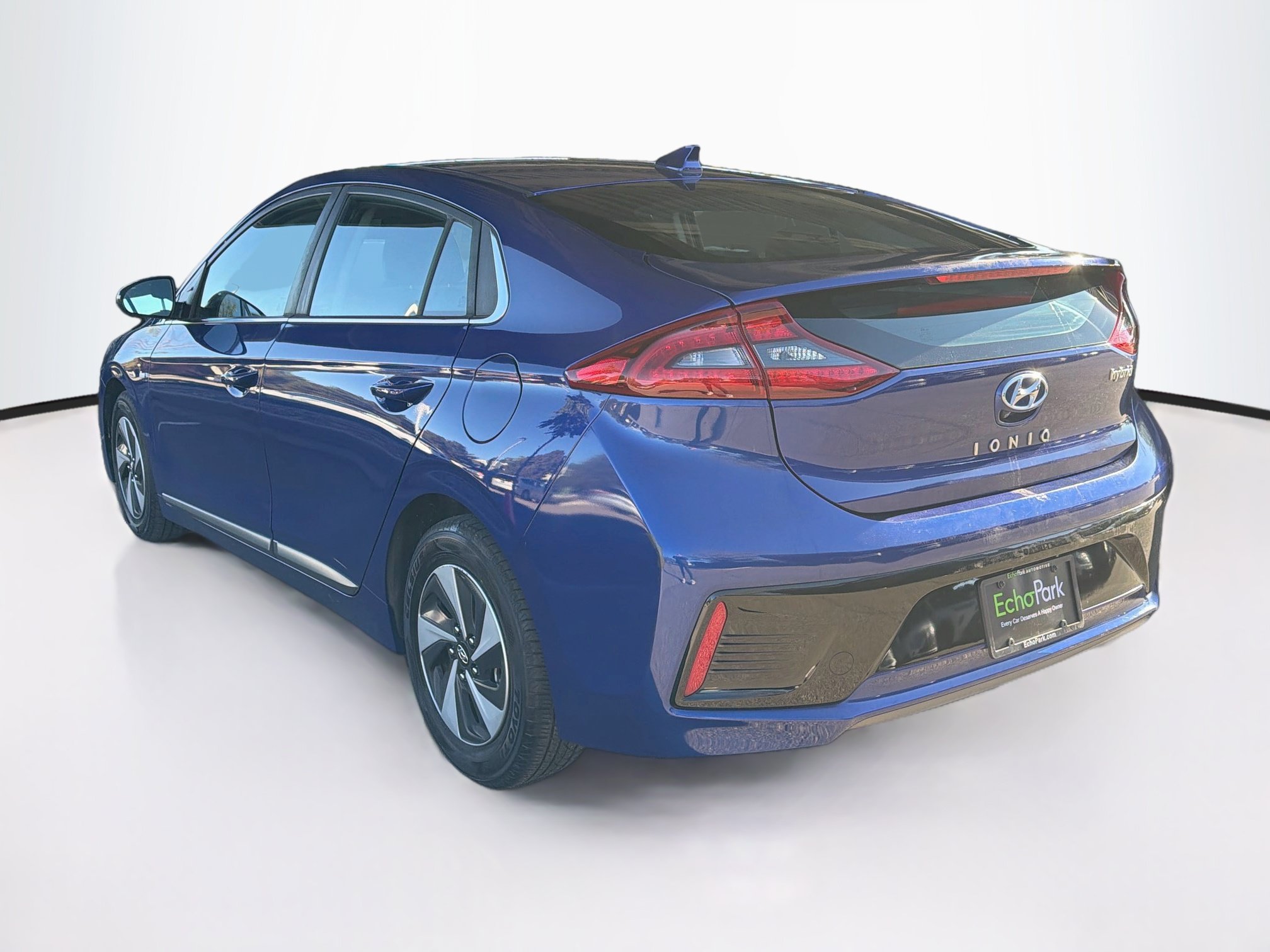 Used 2019 Hyundai Ioniq SEL FWD image 5