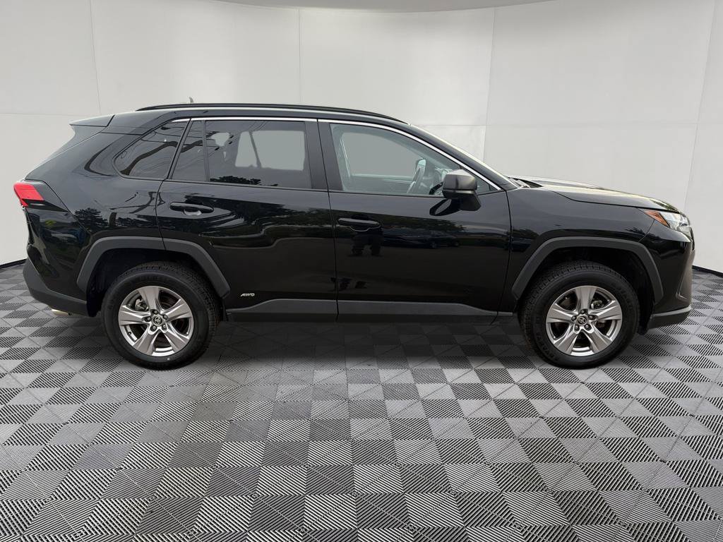 Used 2025 Toyota RAV4 LE AWD/4WD image 10