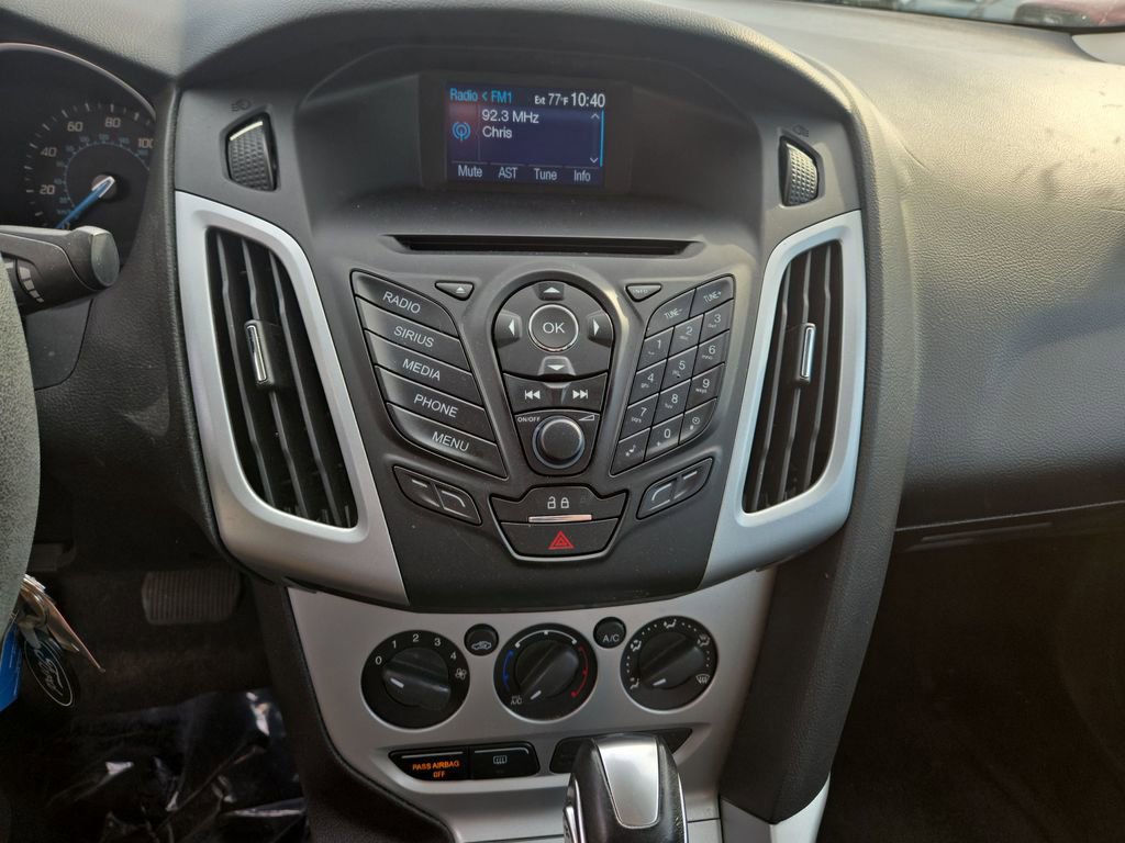 Used 2014 Ford Focus SE w/ Equipment Group 201A image 18