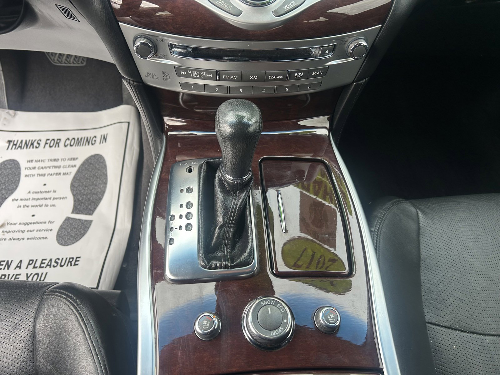 Used 2017 INFINITI Q70 3.7 image 21