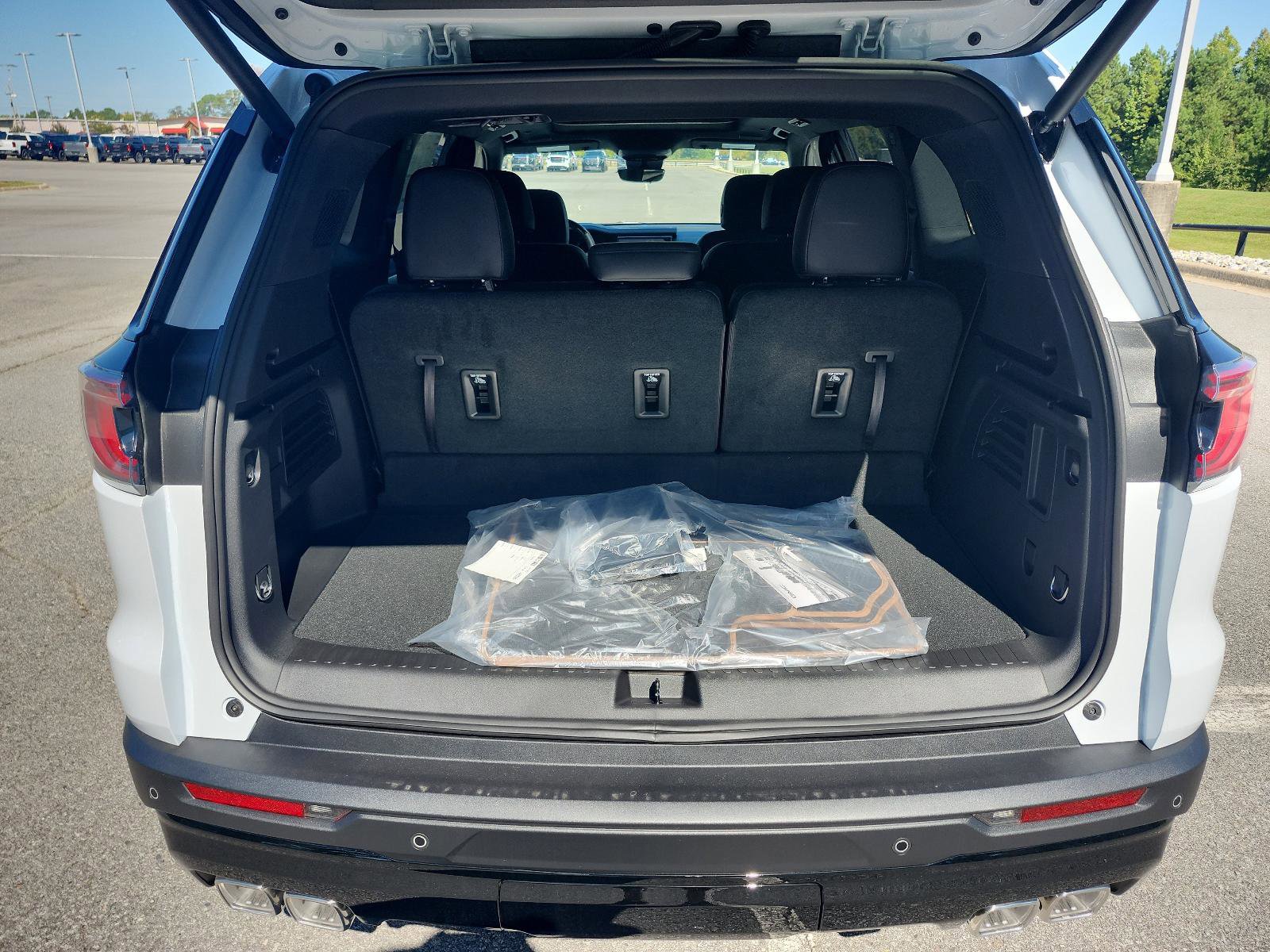 New 2026 GMC Acadia AT4 w/ Super Cruise Package image 8