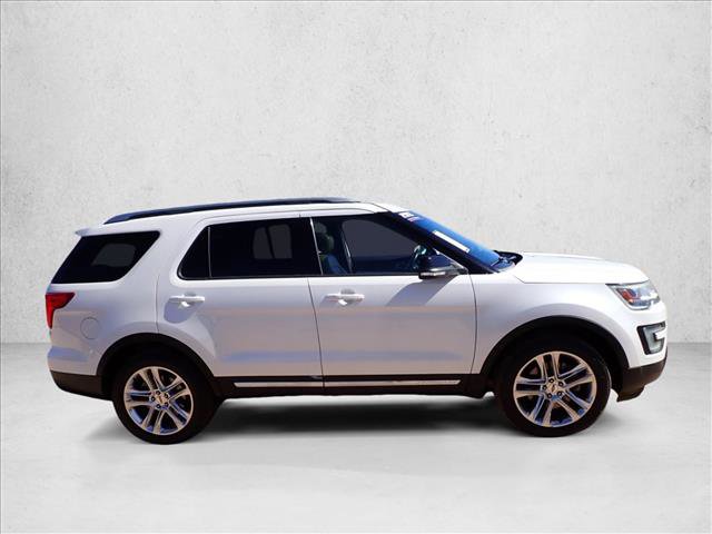 Used 2016 Ford Explorer XLT w/ Equipment Group 202A AWD/4WD image 5