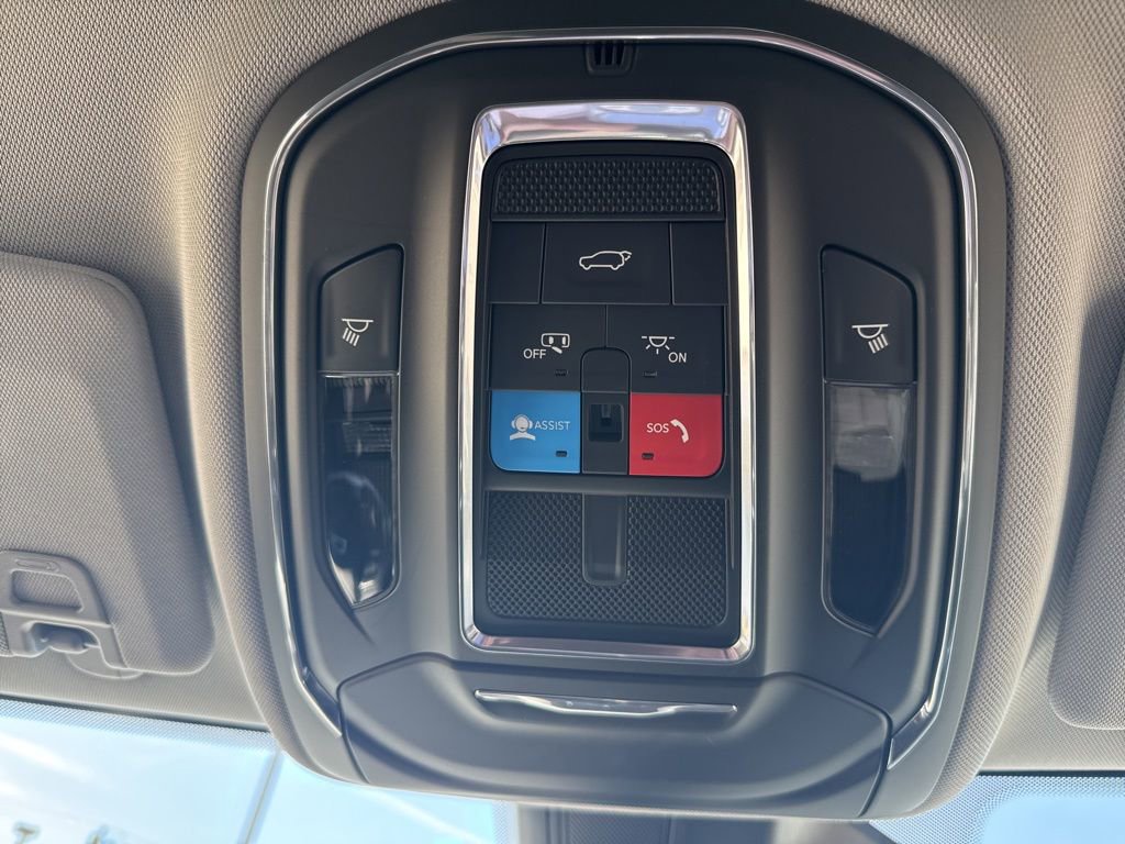 Used 2023 Jeep Grand Cherokee Laredo w/ Luxury Tech Group I image 49