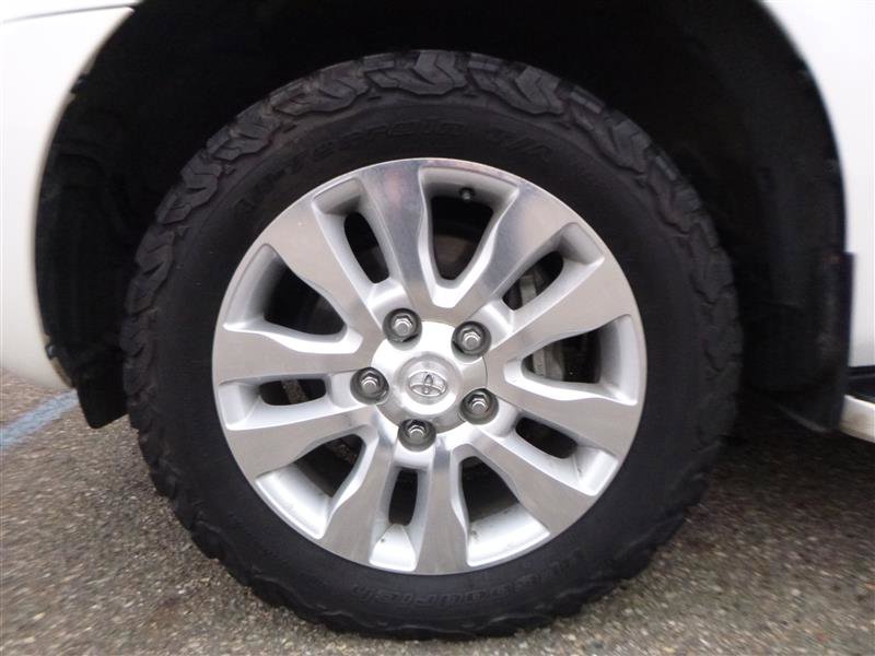 Used 2014 Toyota Sequoia Platinum AWD/4WD image 27