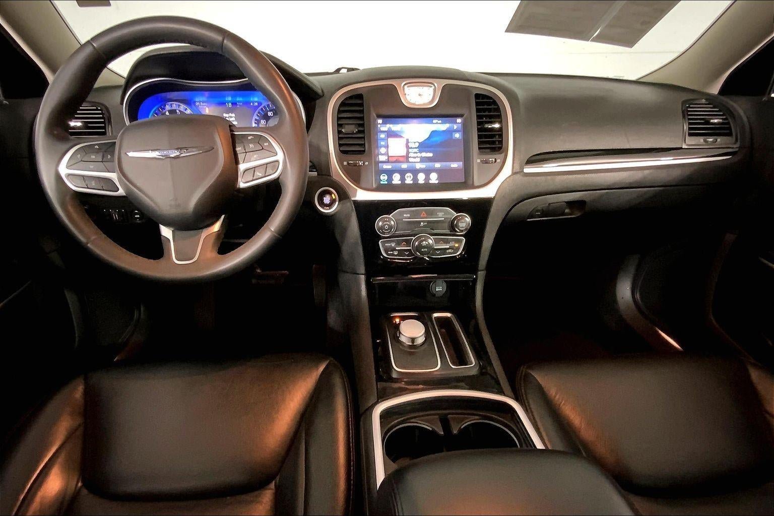 Used 2023 Chrysler 300 Touring w/ Sport Appearance Package RWD image 15