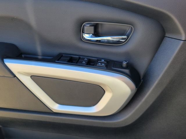 Used 2024 Nissan Titan SV w/ SV Convenience Package image 17