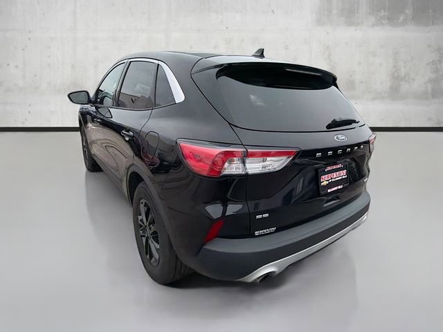 Used 2020 Ford Escape SE image 7