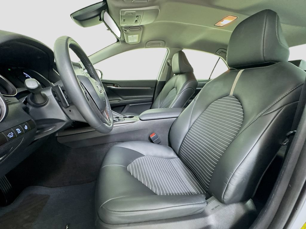Used 2024 Toyota Camry SE FWD image 11