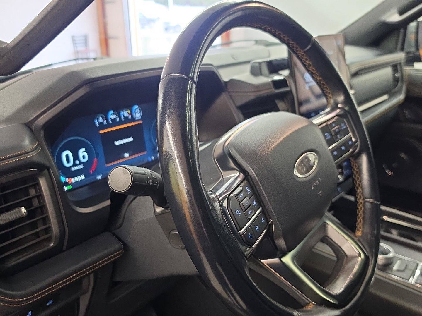 Used 2022 Ford Expedition Max Platinum AWD/4WD image 5