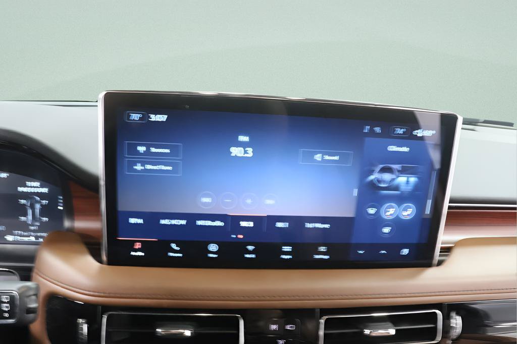 Used 2023 Lincoln Nautilus Reserve w/ Equipment Group 201A AWD/4WD image 12
