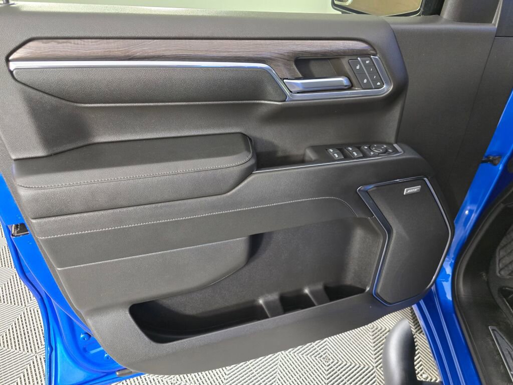 Used 2024 Chevrolet Silverado 1500 LTZ w/ Technology Package image 17