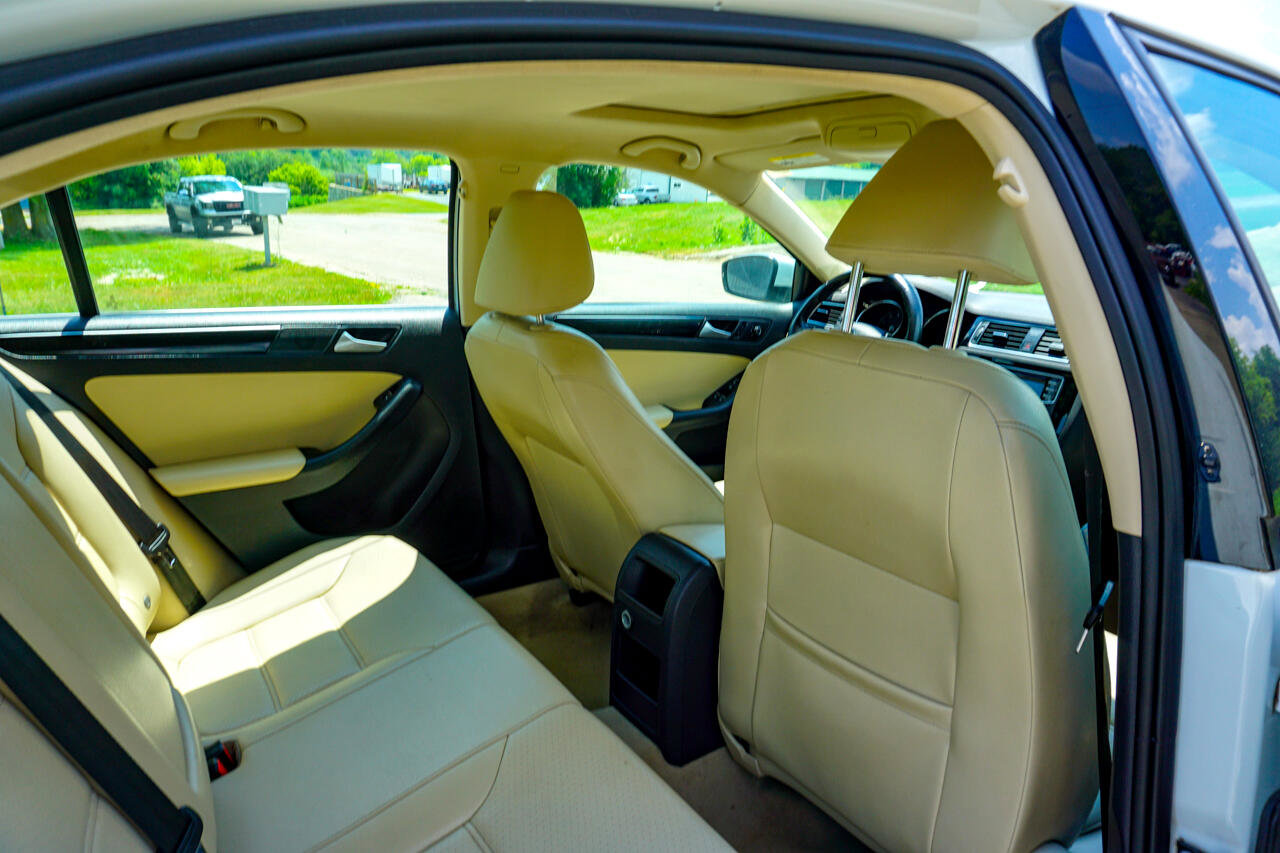 Used 2016 Volkswagen Jetta SEL w/ Lighting Package image 16