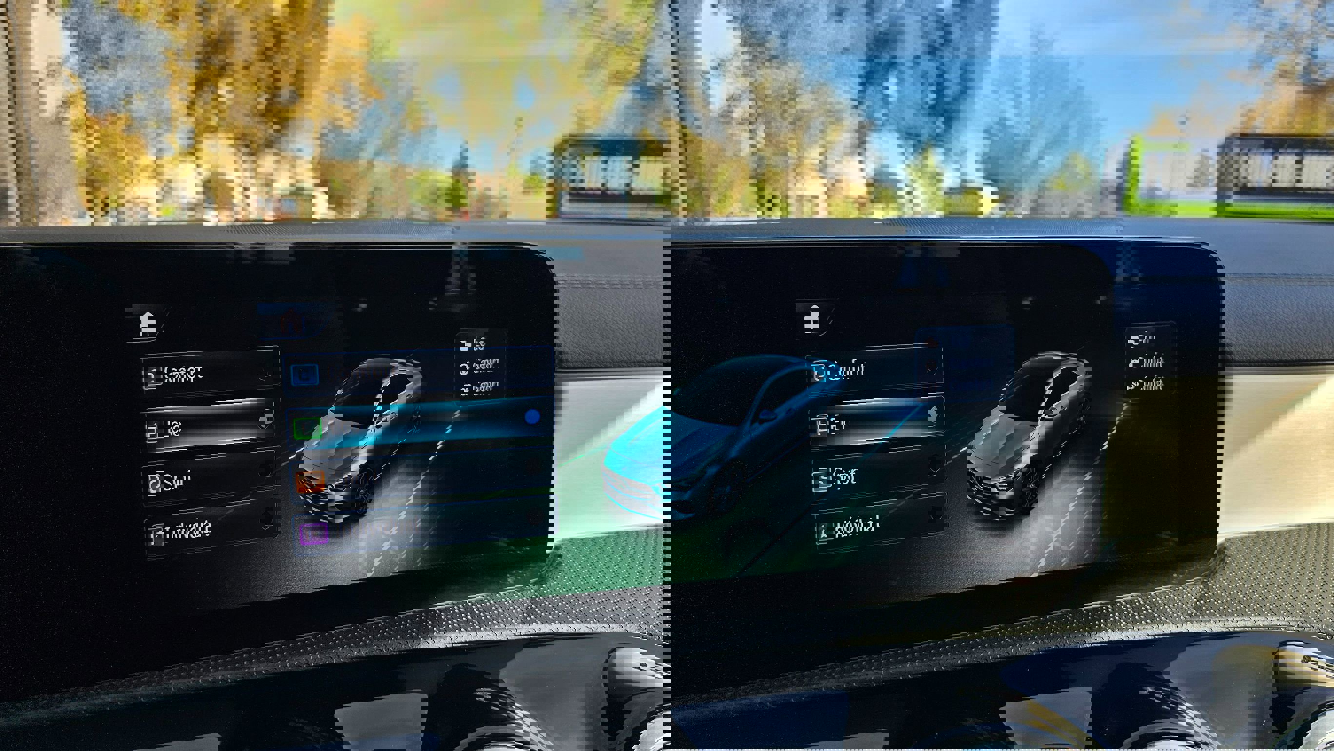 Used 2025 Mercedes-Benz CLA 250 4MATIC image 33