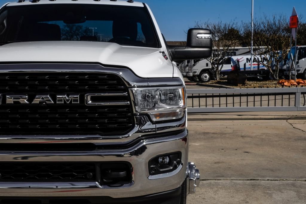 Used 2024 RAM 3500 Big Horn w/ Safety Group AWD/4WD image 50