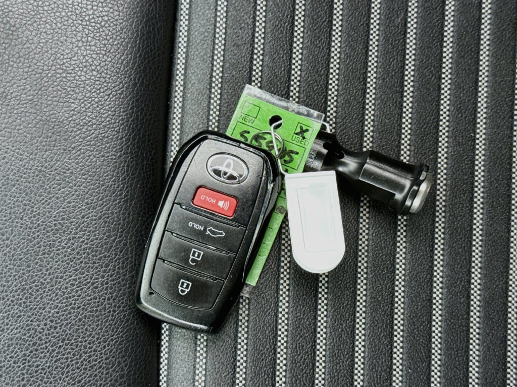 Used 2024 Toyota Corolla XSE FWD image 28