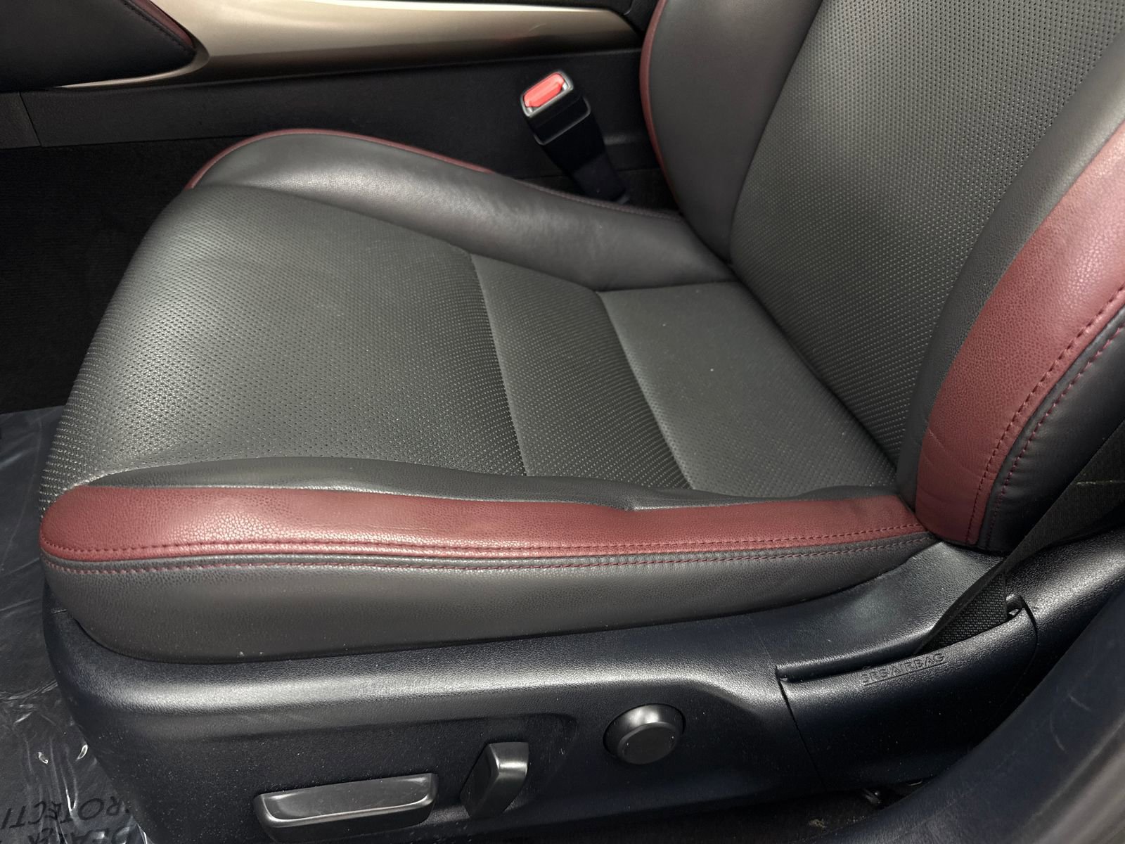 Used 2019 Lexus IS 300 w/ Premium Package RWD image 32