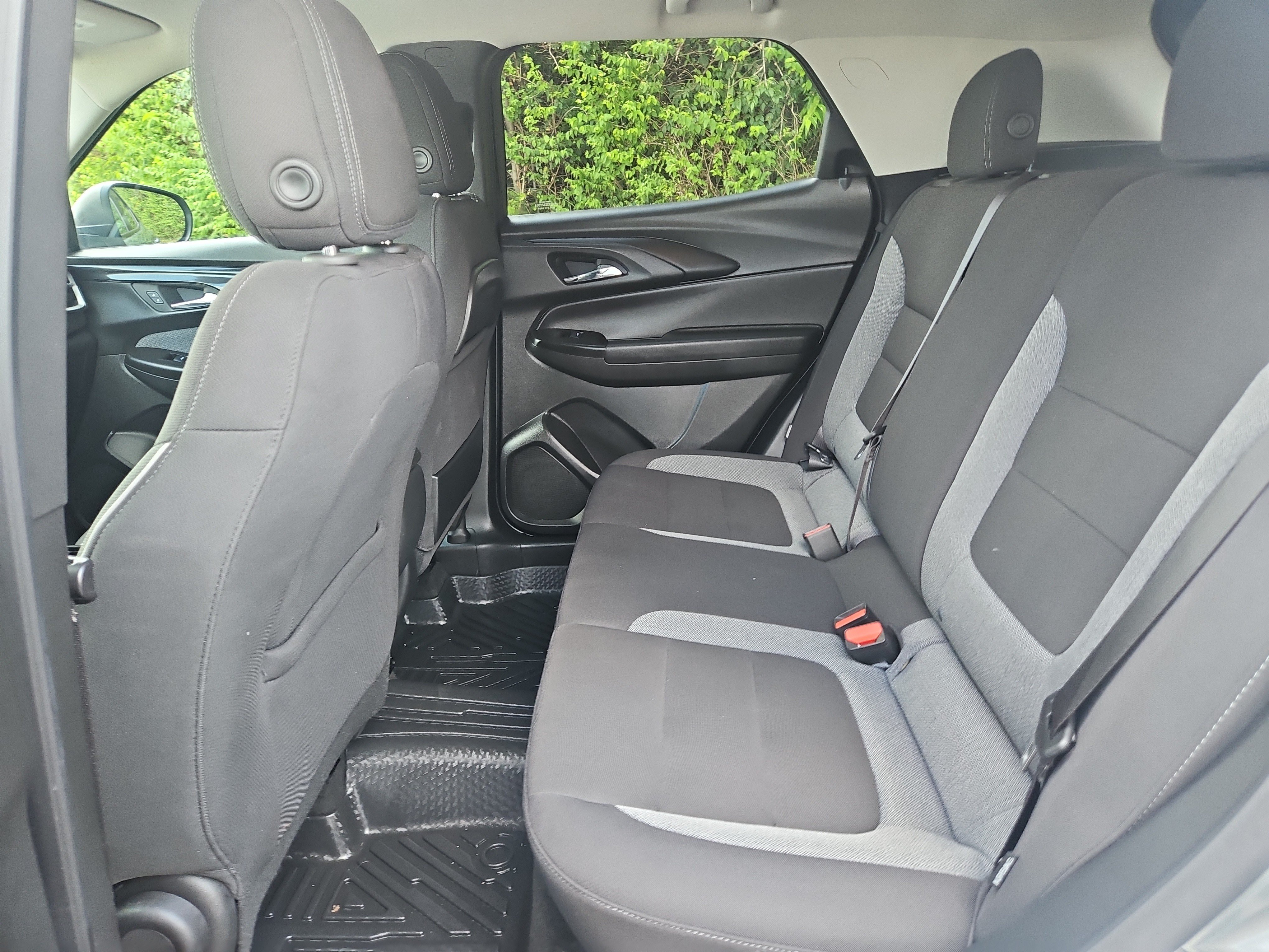 Used 2024 Chevrolet TrailBlazer LS w/ LS Convenience Package FWD image 12