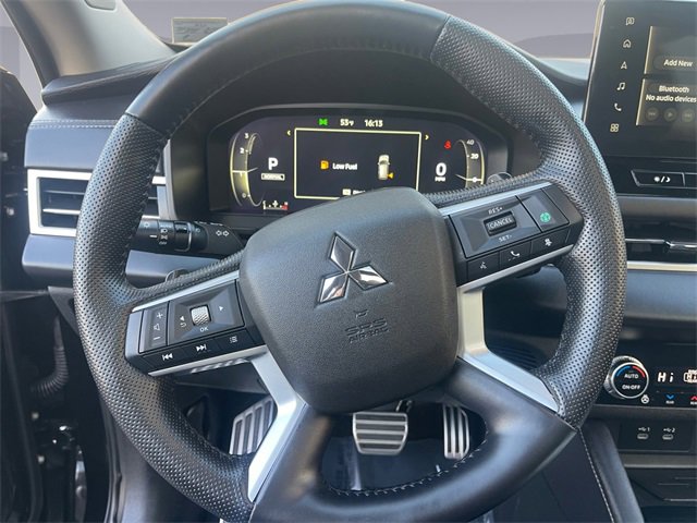 Used 2025 Mitsubishi Outlander SEL image 13