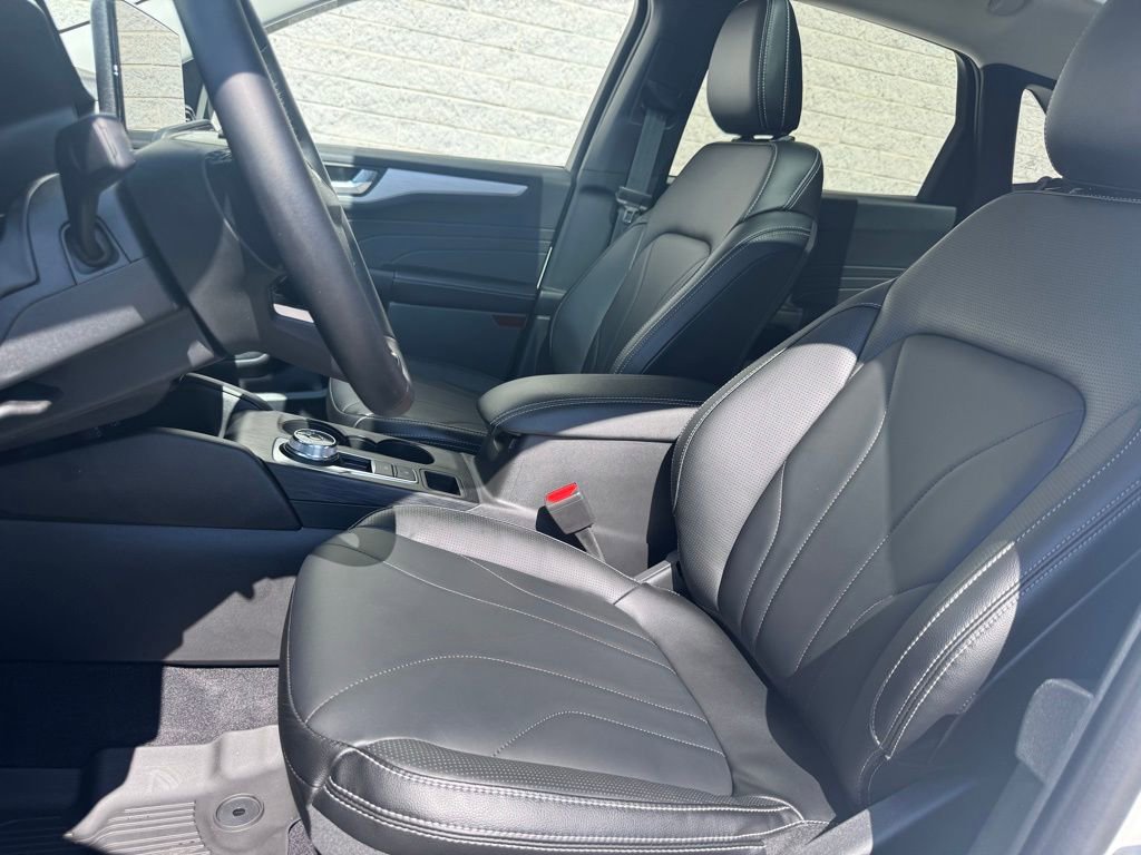 Used 2026 Ford Escape Platinum w/ Premium Technology Package image 15