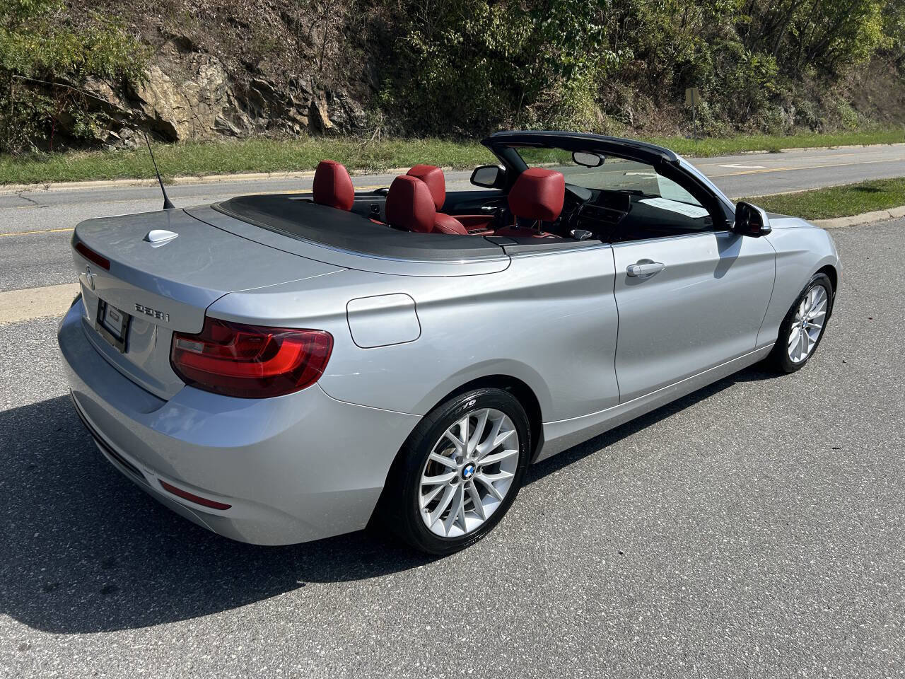 Used 2016 BMW 228i Convertible image 9