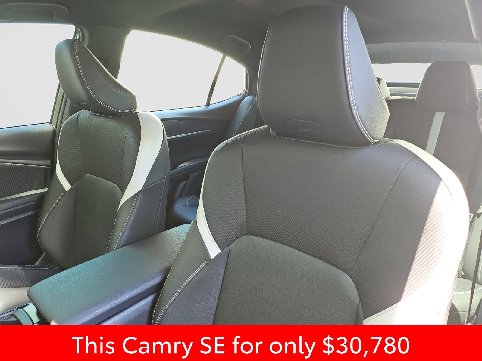 Used 2025 Toyota Camry SE w/ Convenience Package FWD image 23
