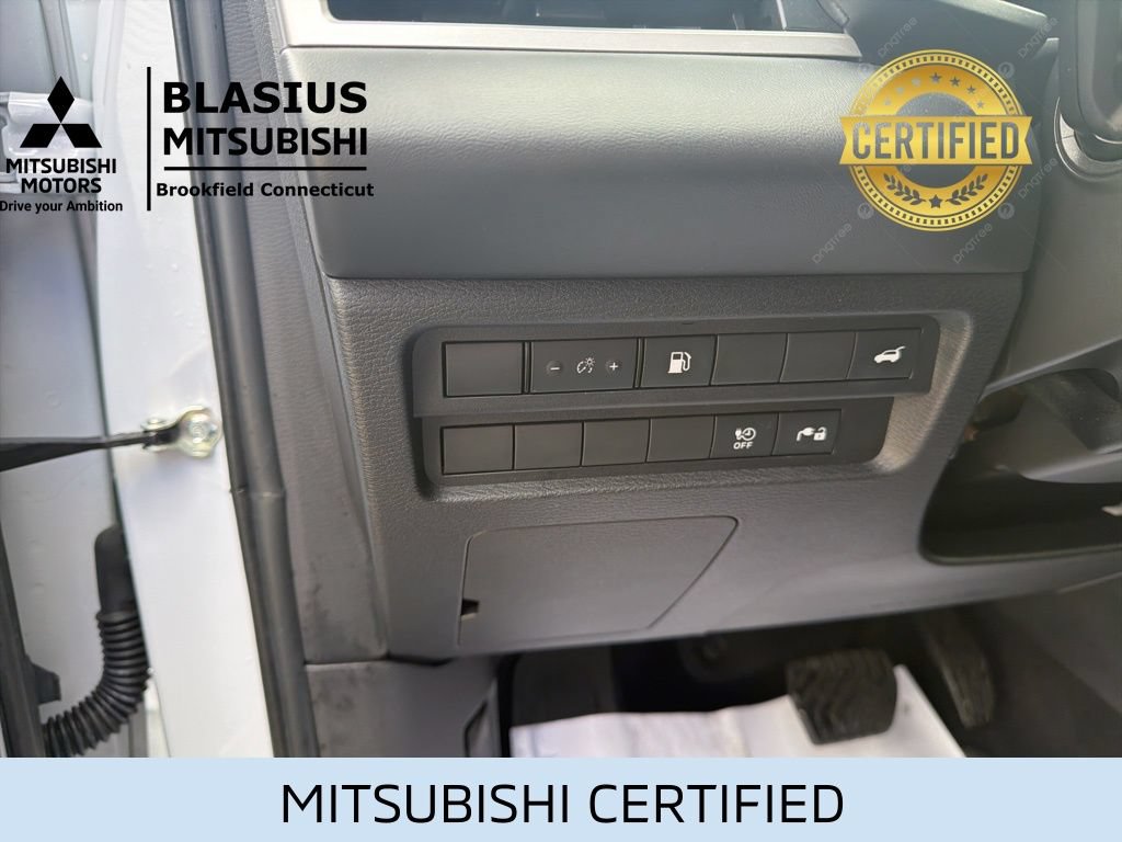 Used 2023 Mitsubishi Outlander 4WD Plug-In Hybrid image 18