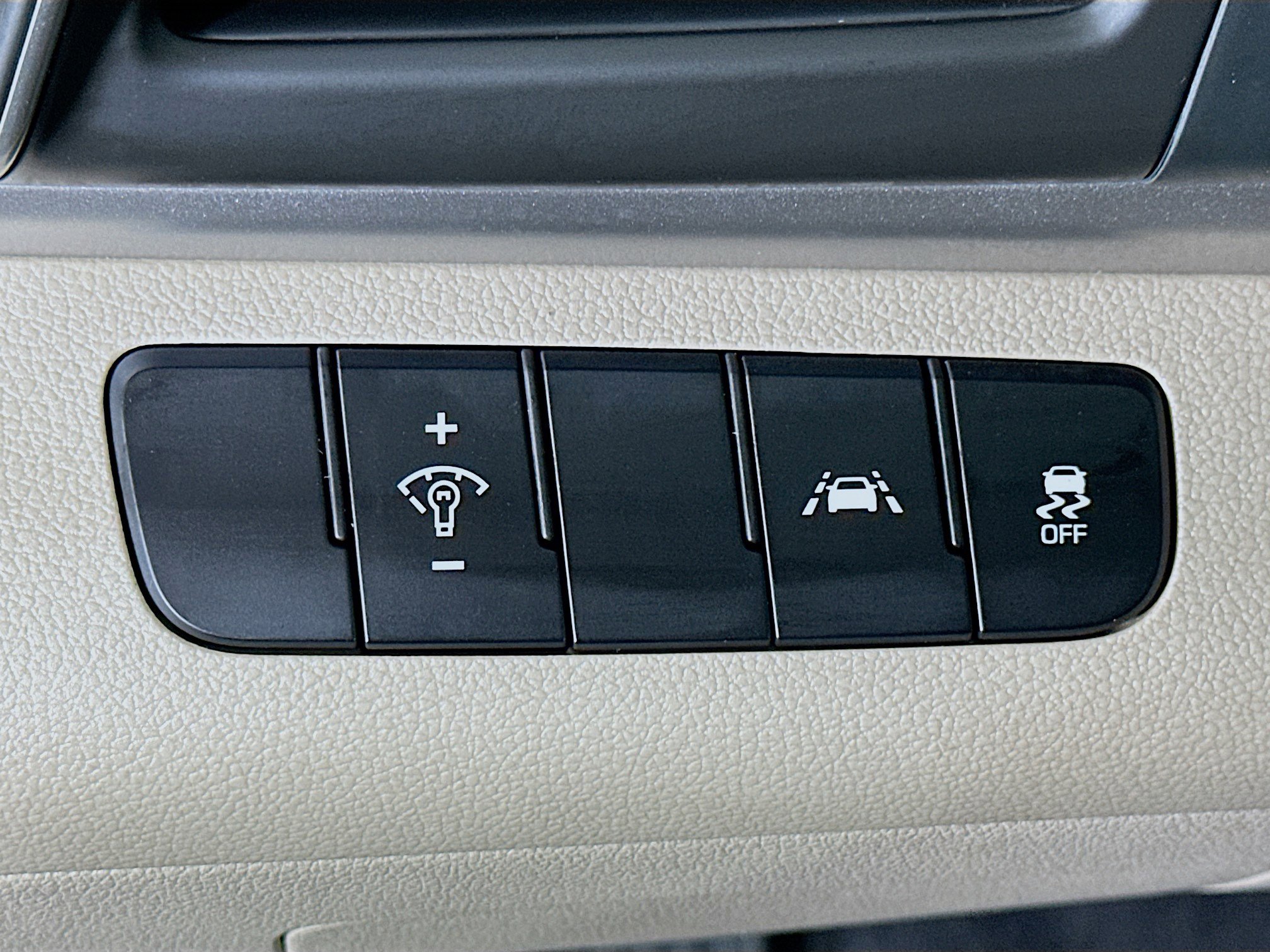 Used 2020 Hyundai Elantra SE image 17