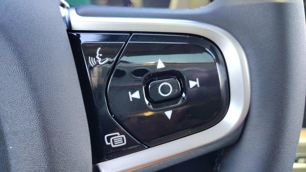 New 2026 Volvo XC60 B5 Plus w/ Protection Package Premier AWD/4WD image 15