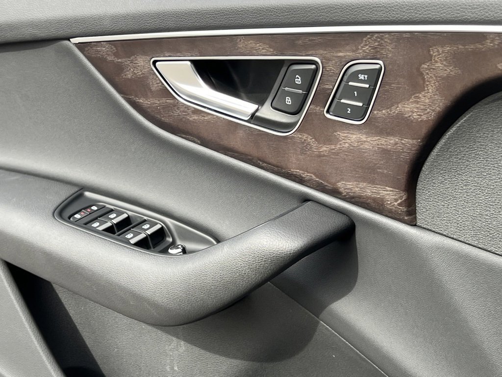 Used 2022 Audi Q7 2.0T Premium Plus w/ Premium Plus Package image 33